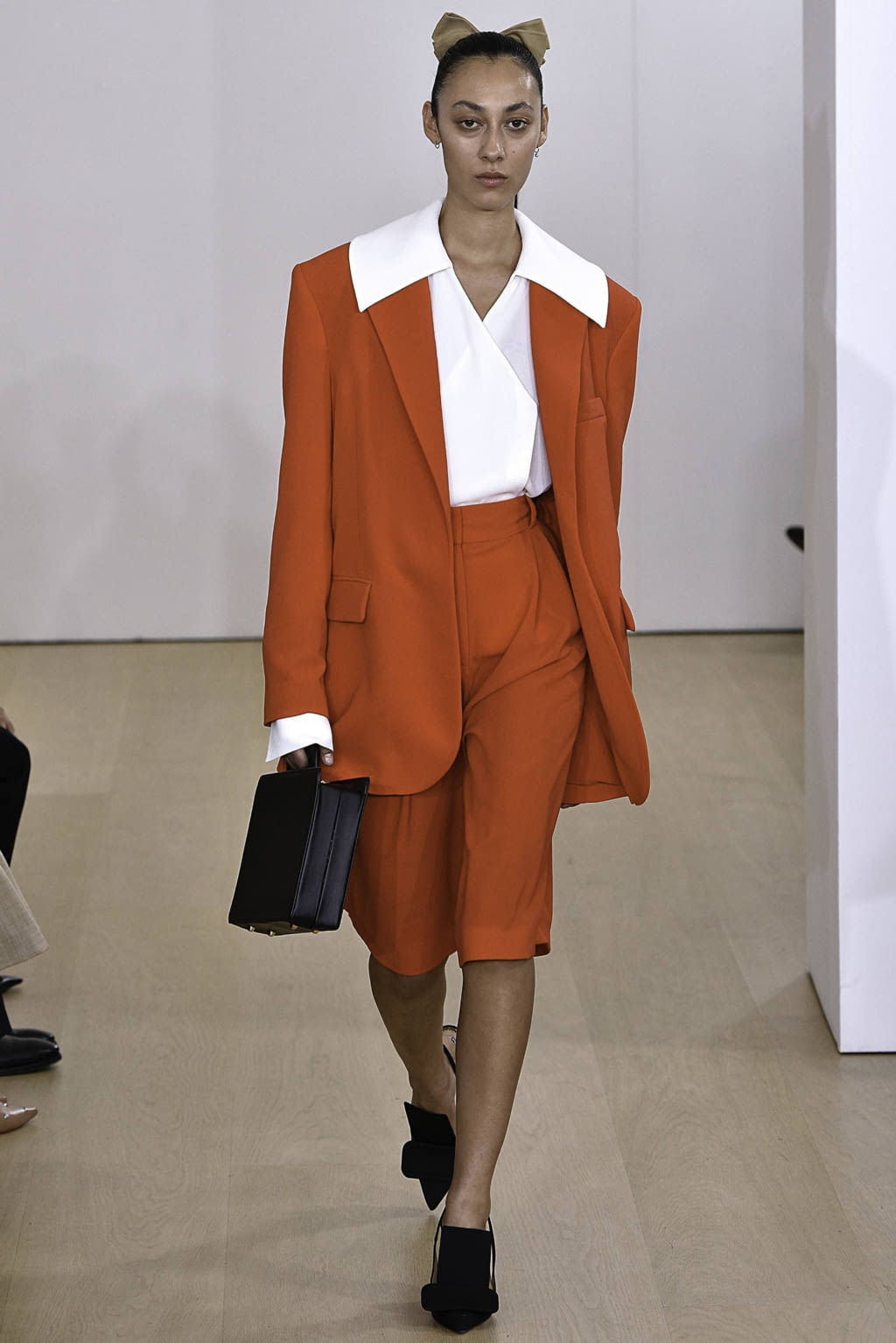 Fashion Week London Spring/Summer 2019 look 16 from the Emilia Wickstead collection womenswear