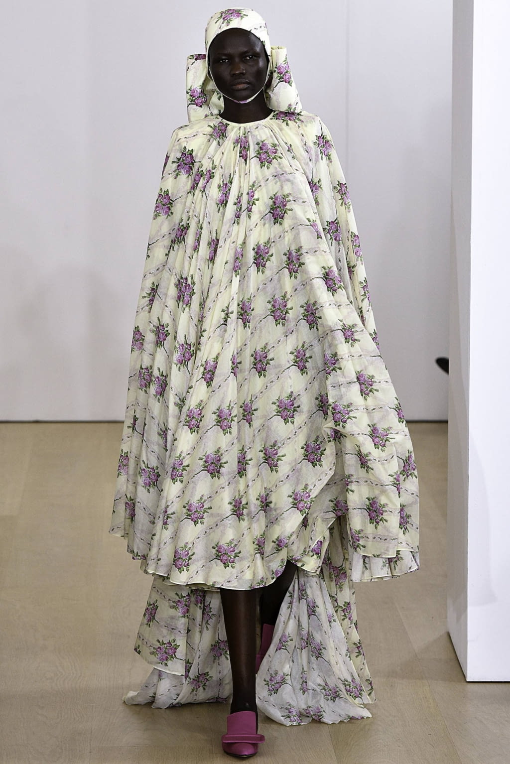 Fashion Week London Spring/Summer 2019 look 31 from the Emilia Wickstead collection womenswear