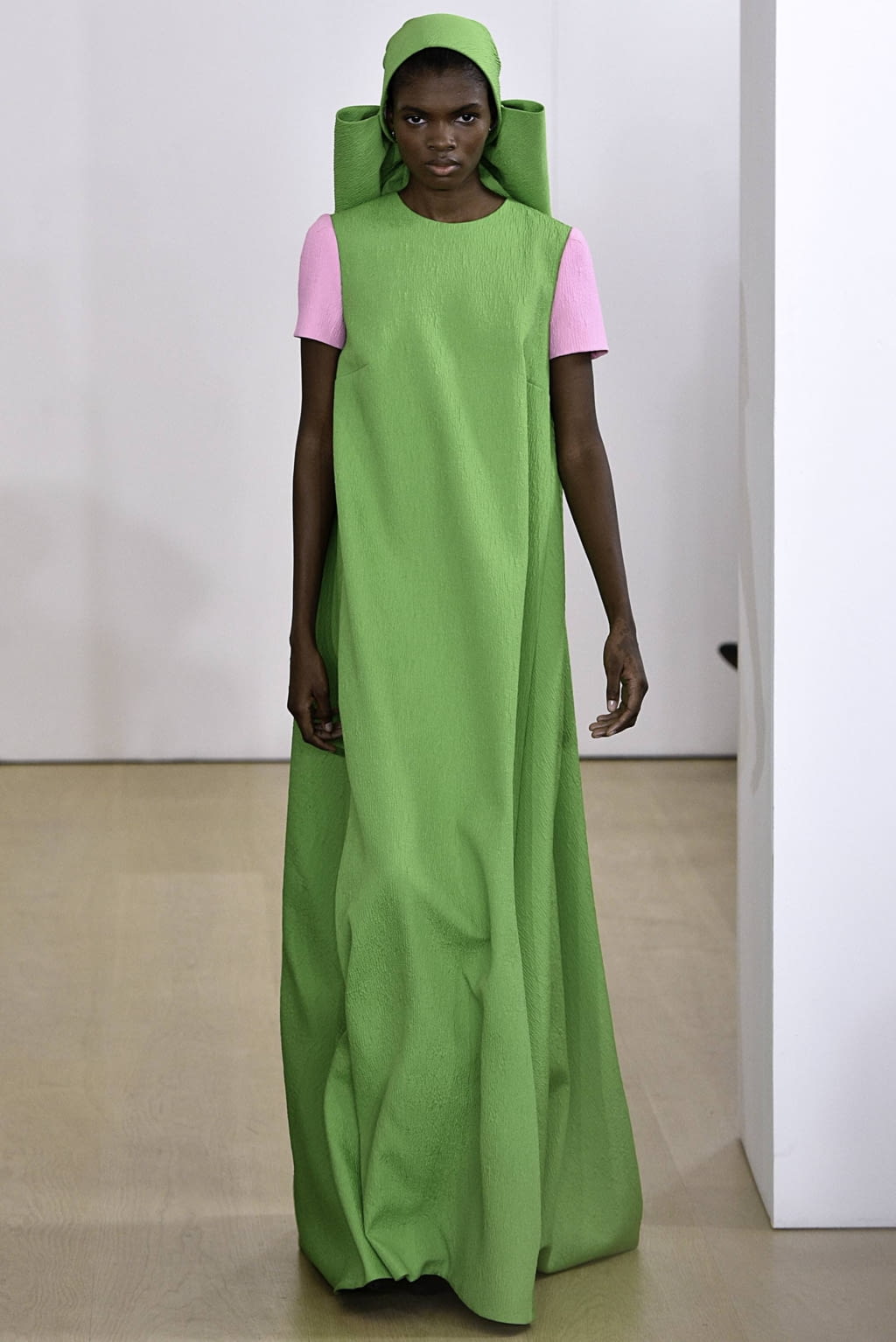 Fashion Week London Spring/Summer 2019 look 32 from the Emilia Wickstead collection womenswear
