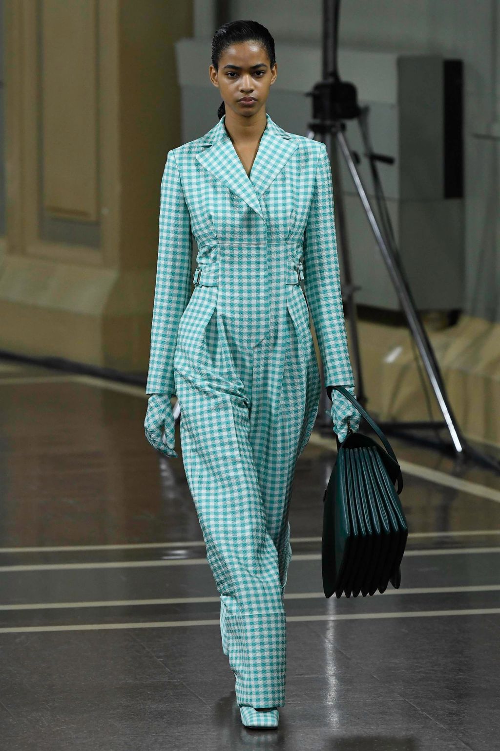 Fashion Week London Spring/Summer 2020 look 29 from the Emilia Wickstead collection 女装