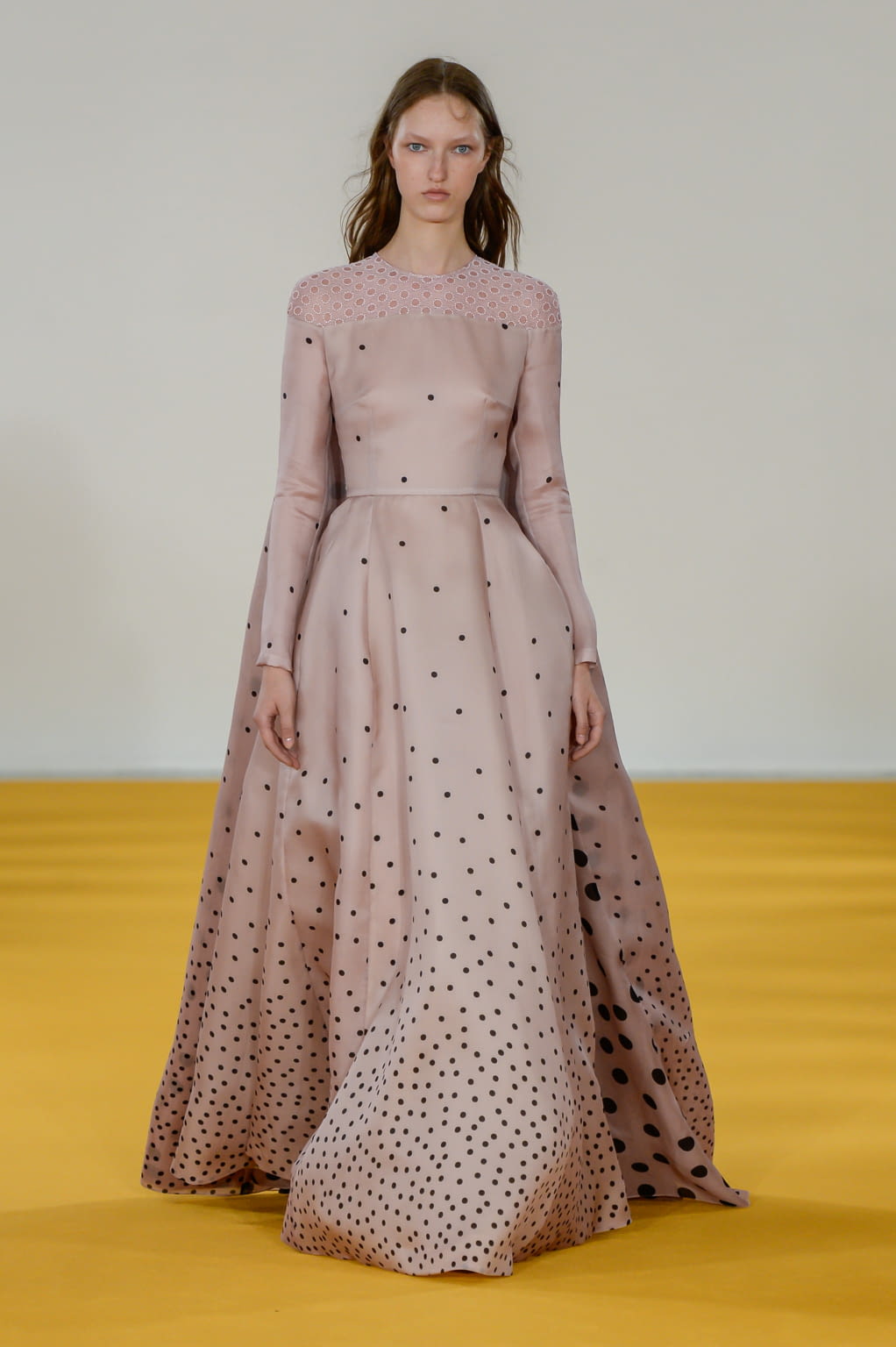 Fashion Week London Spring/Summer 2017 look 24 from the Emilia Wickstead collection womenswear