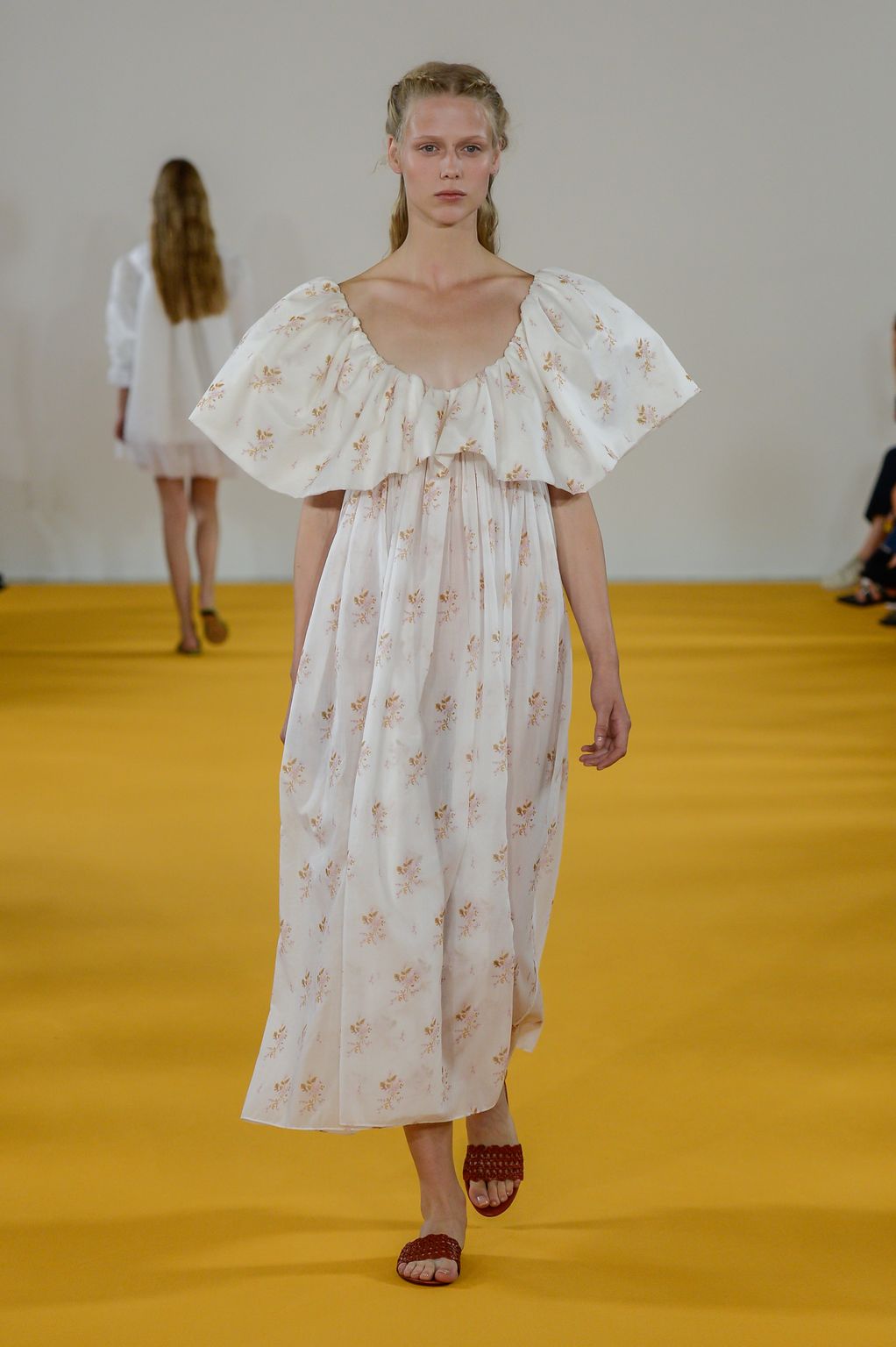 Fashion Week London Spring/Summer 2017 look 29 from the Emilia Wickstead collection womenswear