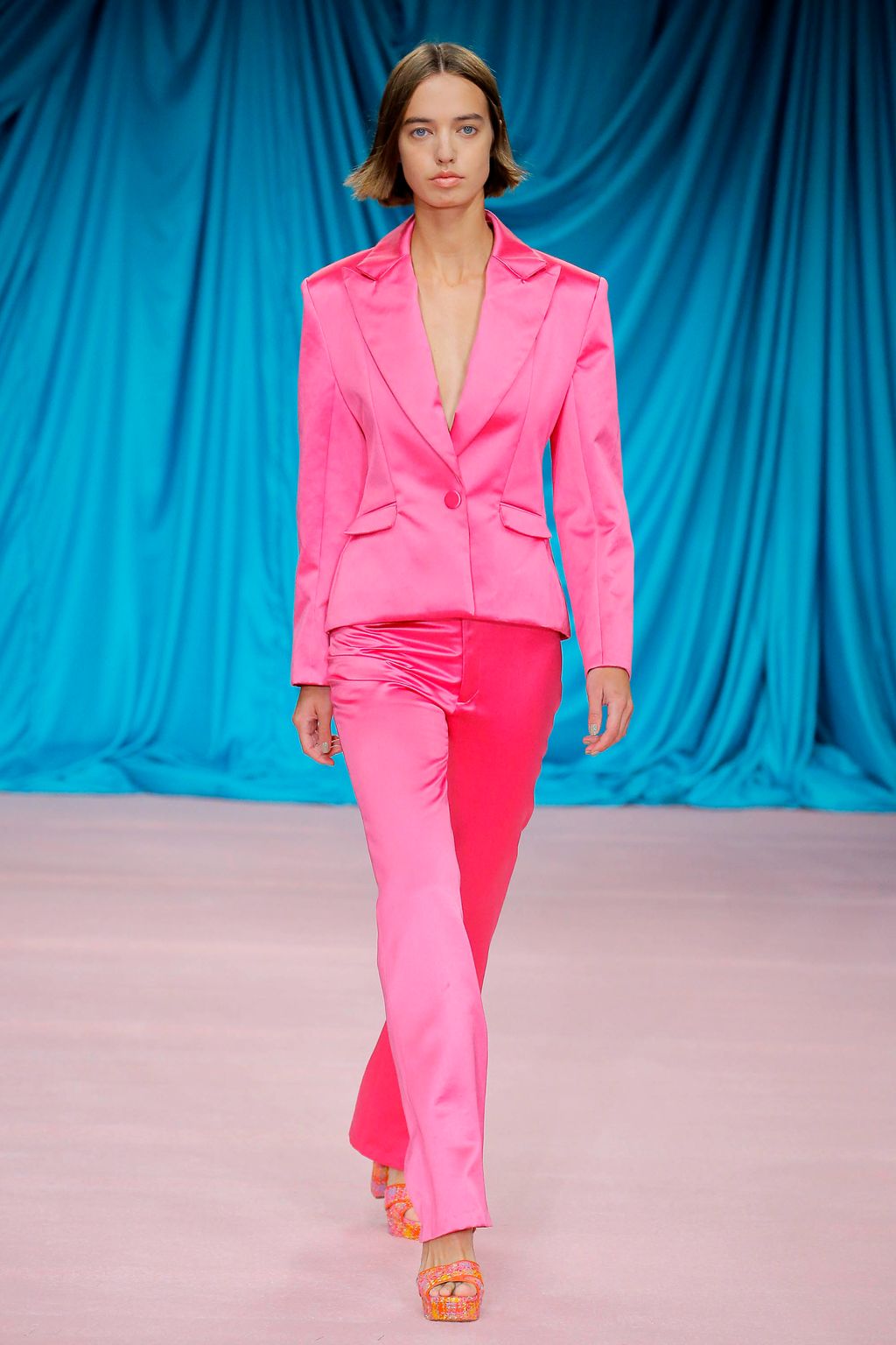 Fashion Week London Spring/Summer 2018 look 31 from the Emilio de la Morena collection 女装