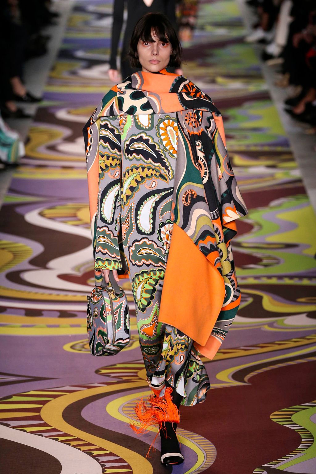 Fashion Week Milan Fall/Winter 2017 look 15 from the Pucci collection 女装