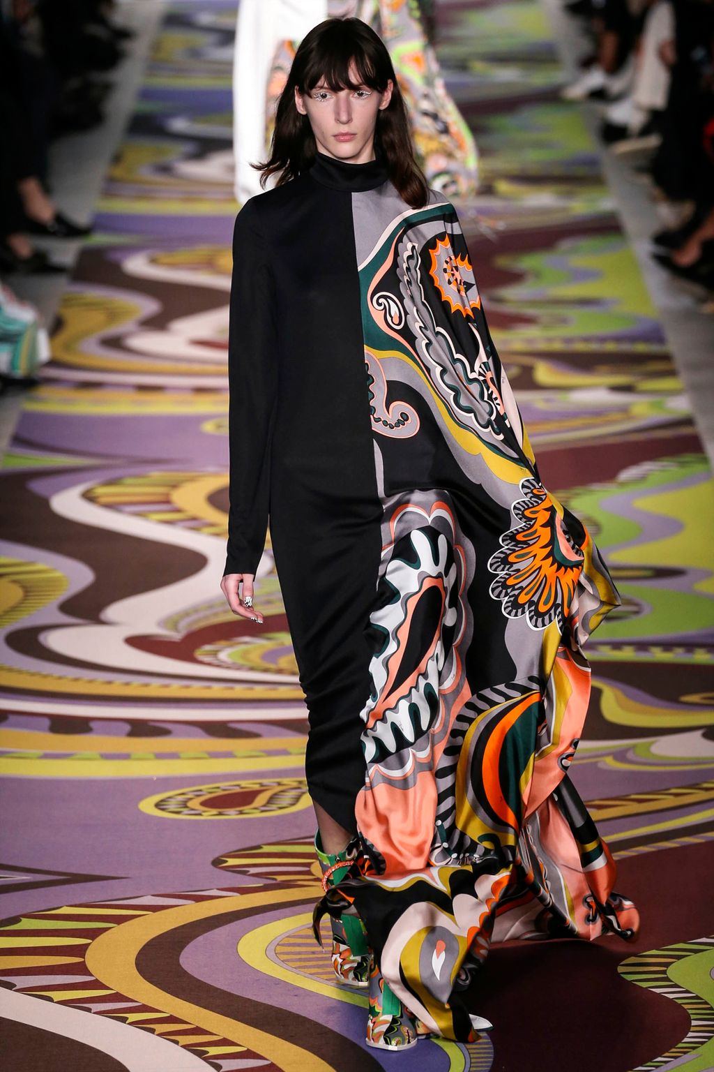 Fashion Week Milan Fall/Winter 2017 look 18 from the Pucci collection womenswear