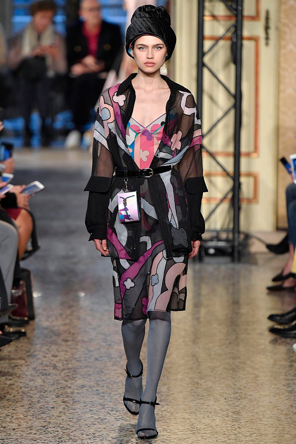 Fashion Week Milan Fall/Winter 2018 look 33 from the Pucci collection 女装