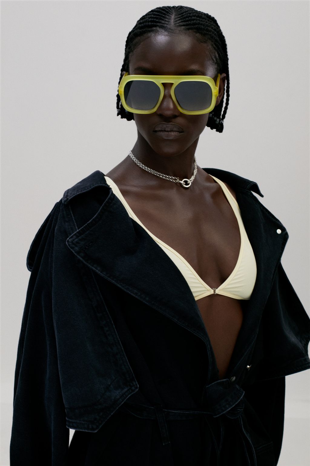 Fashion Week Paris Pre-Fall 2023 look 23 from the EMMANUELLE KHANH collection womenswear accessories