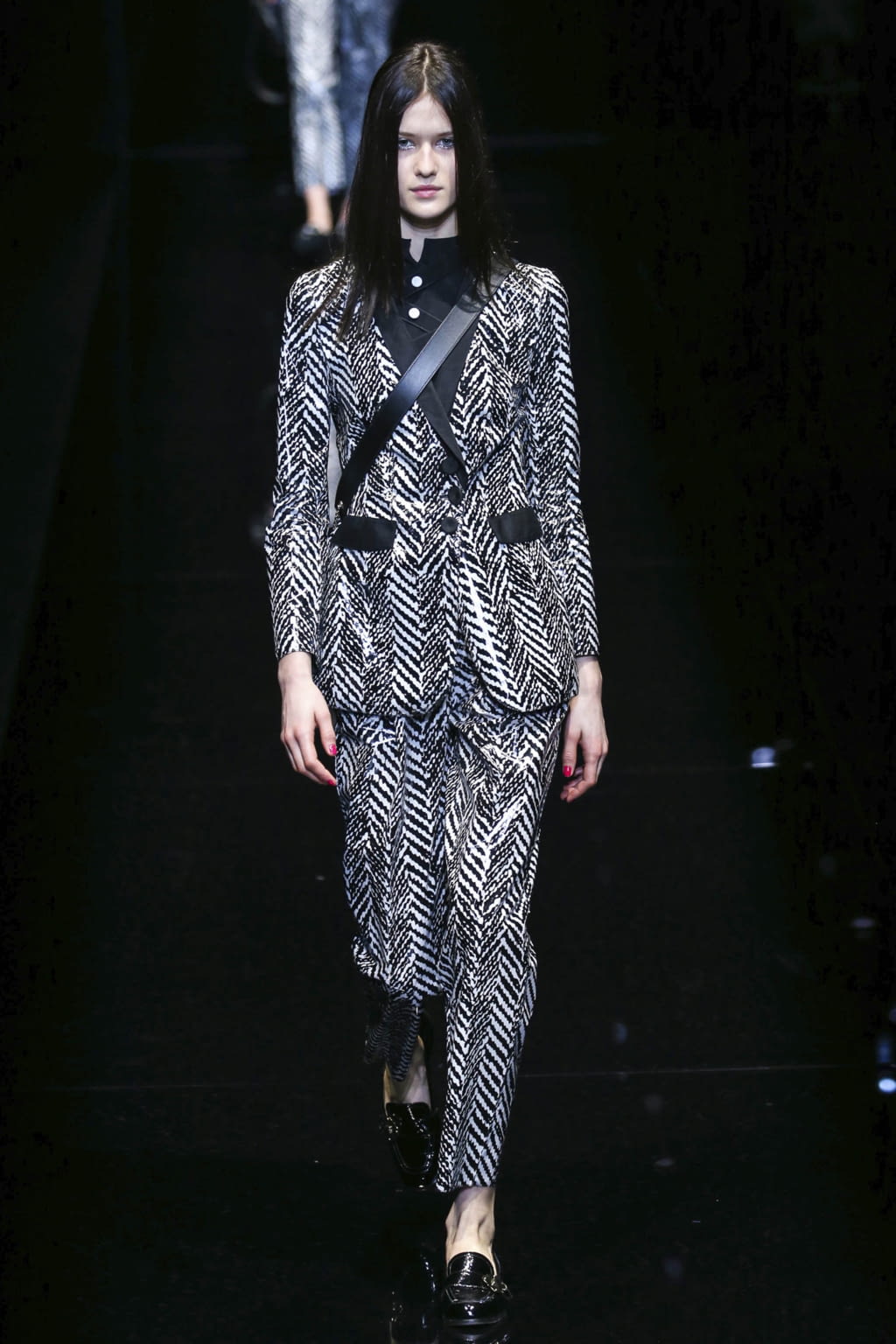 Fashion Week Milan Fall/Winter 2017 look 24 from the Emporio Armani collection womenswear