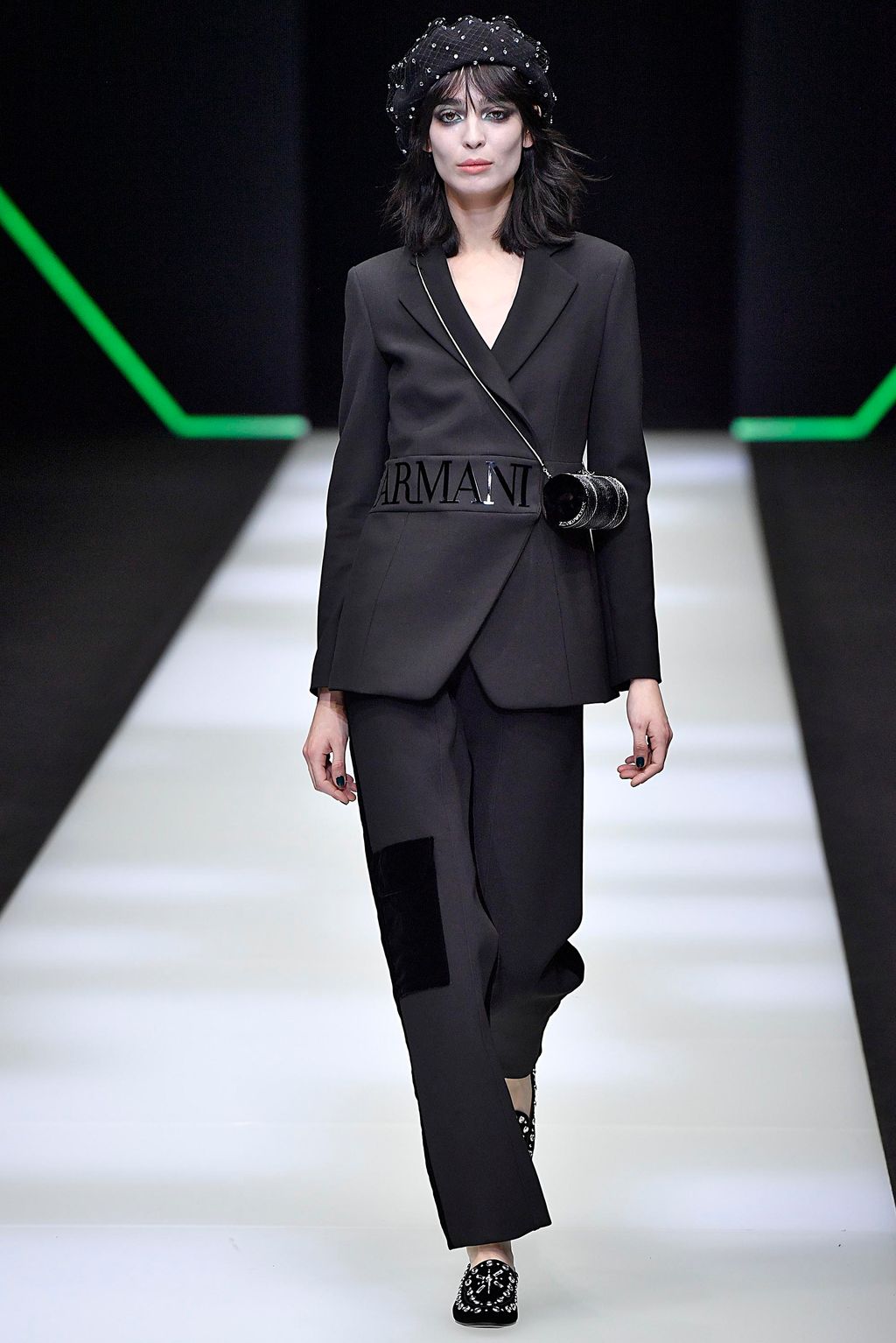 Fashion Week Milan Fall/Winter 2018 look 9 from the Emporio Armani collection 女装