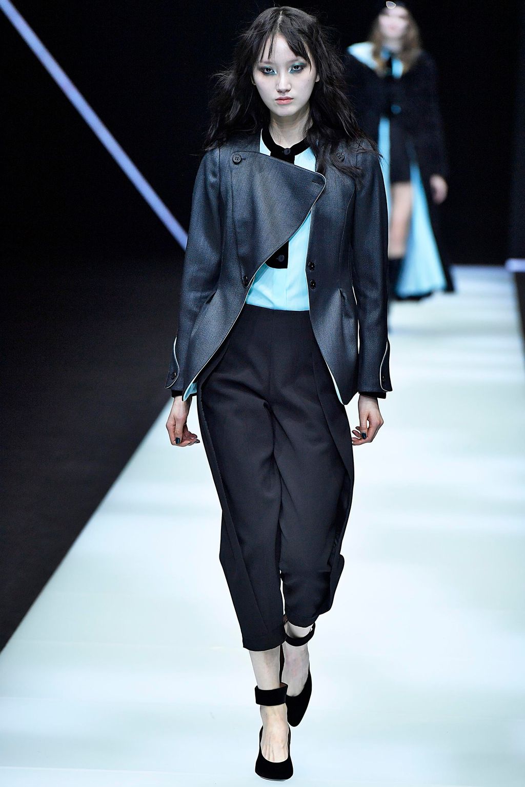 Emporio Armani F/W 18 womenswear #24 - Tagwalk: The Fashion Search Engine