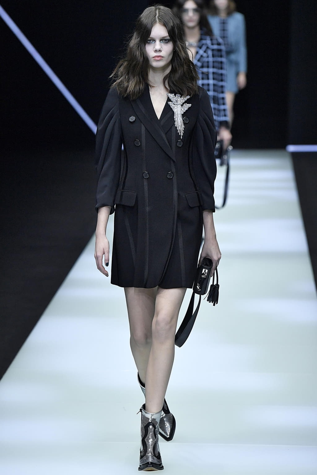 Fashion Week Milan Fall/Winter 2018 look 29 from the Emporio Armani collection 女装