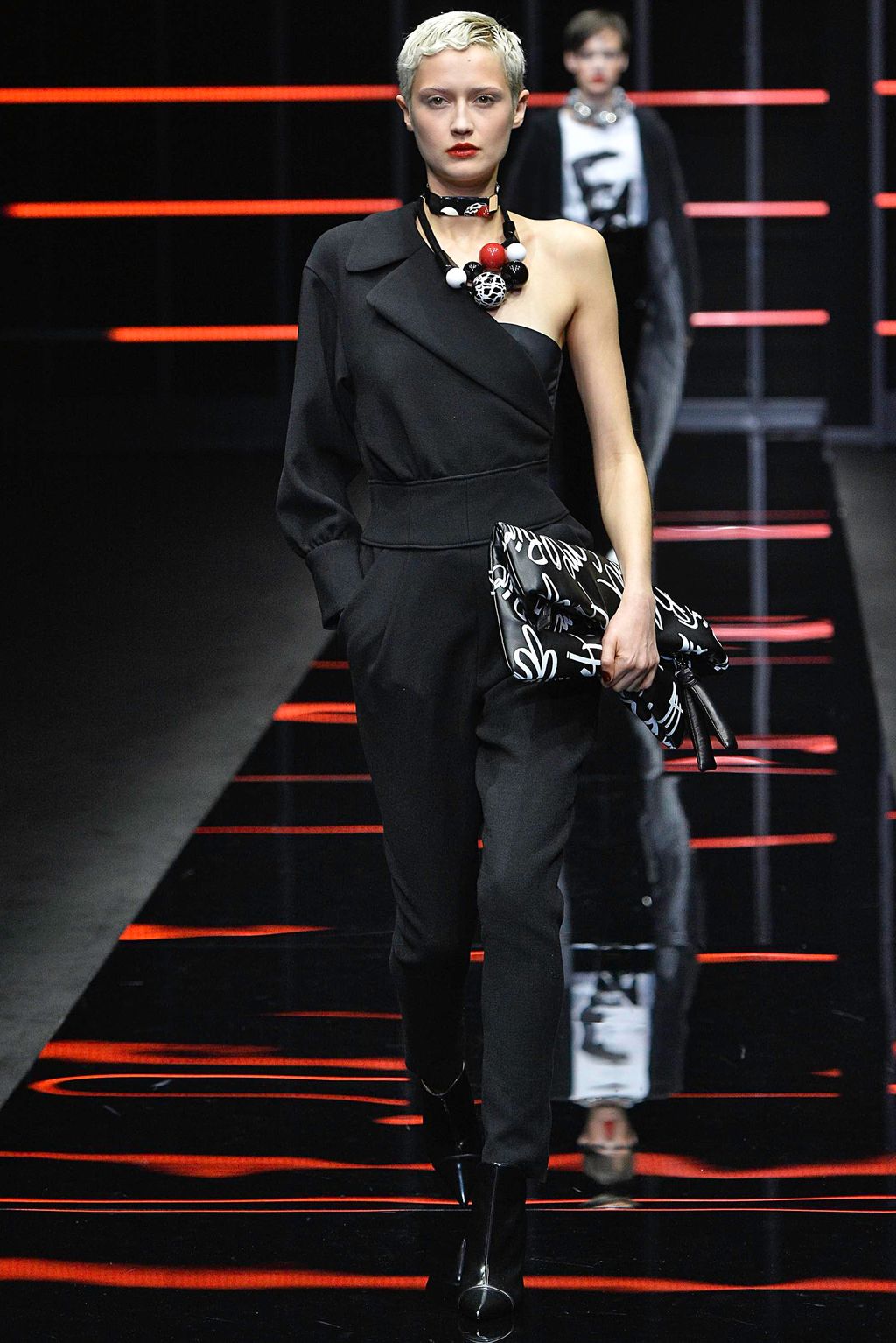 Fashion Week Milan Fall/Winter 2019 look 24 from the Emporio Armani collection 女装