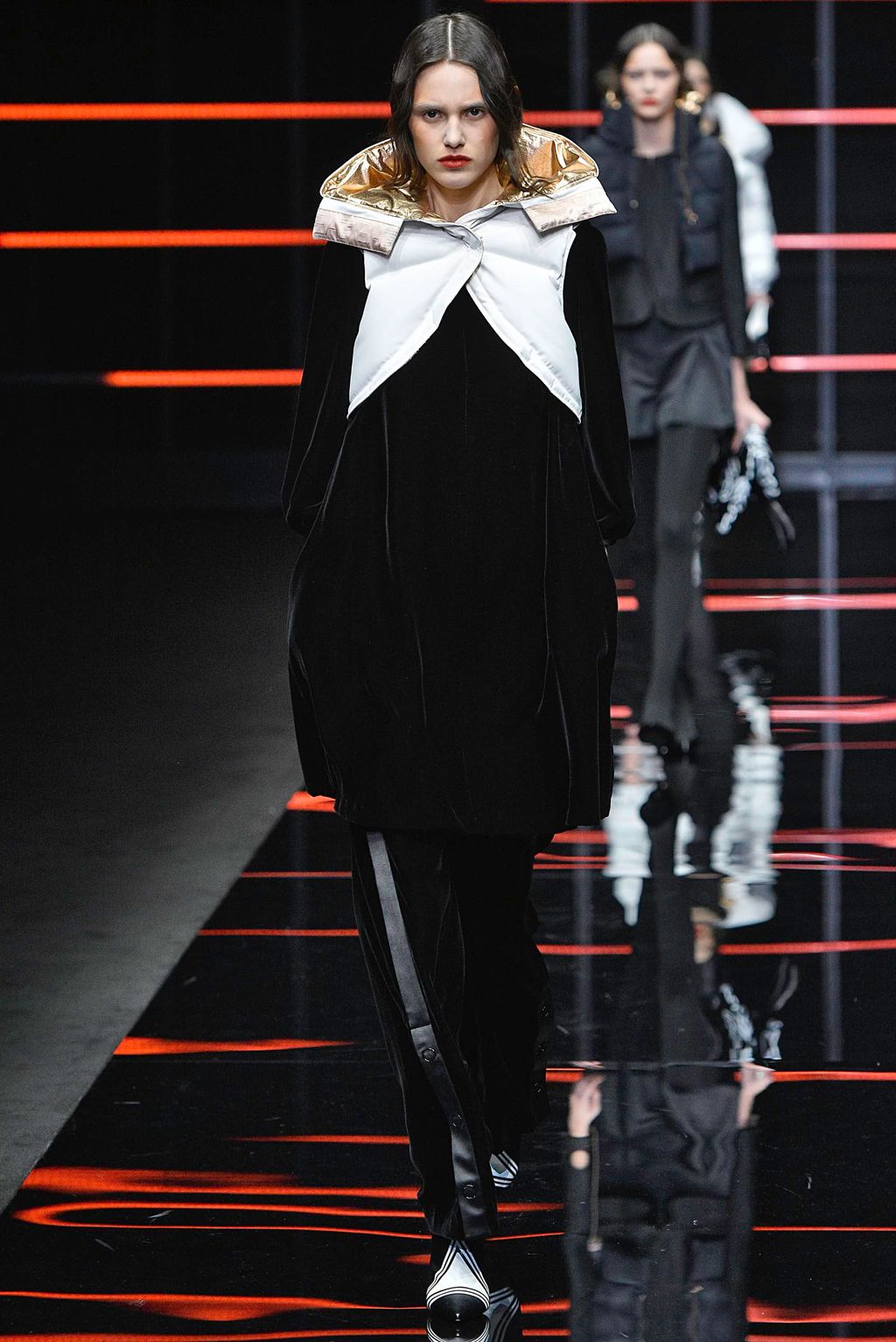 Fashion Week Milan Fall/Winter 2019 look 26 from the Emporio Armani collection 女装