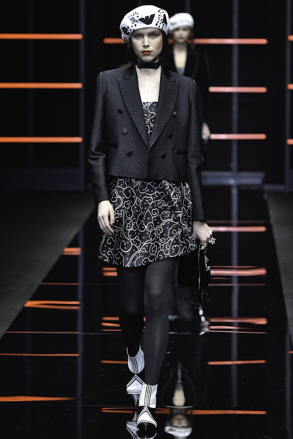 Fashion Week Milan Fall/Winter 2019 look 29 from the Emporio Armani collection 女装