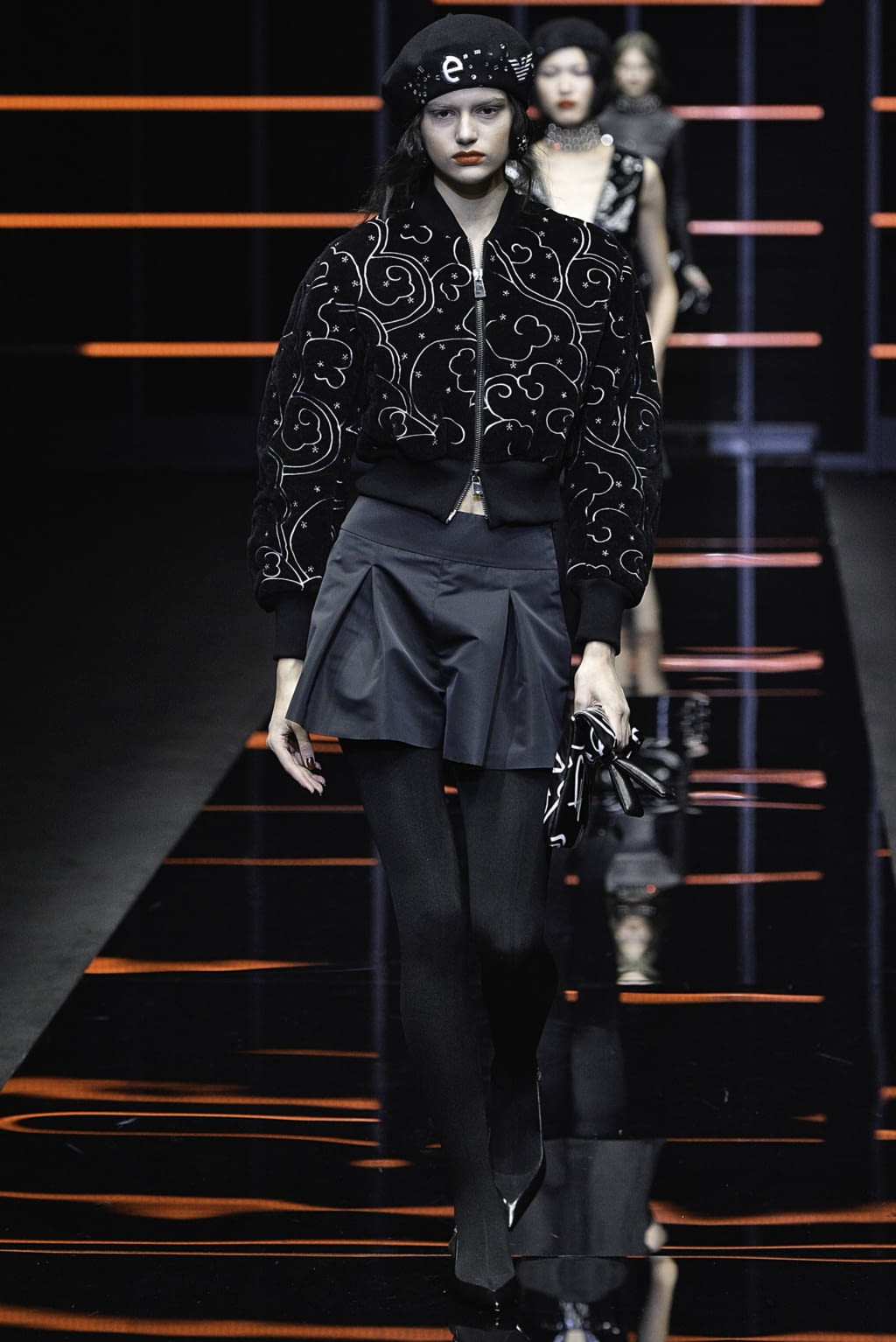Fashion Week Milan Fall/Winter 2019 look 31 from the Emporio Armani collection 女装