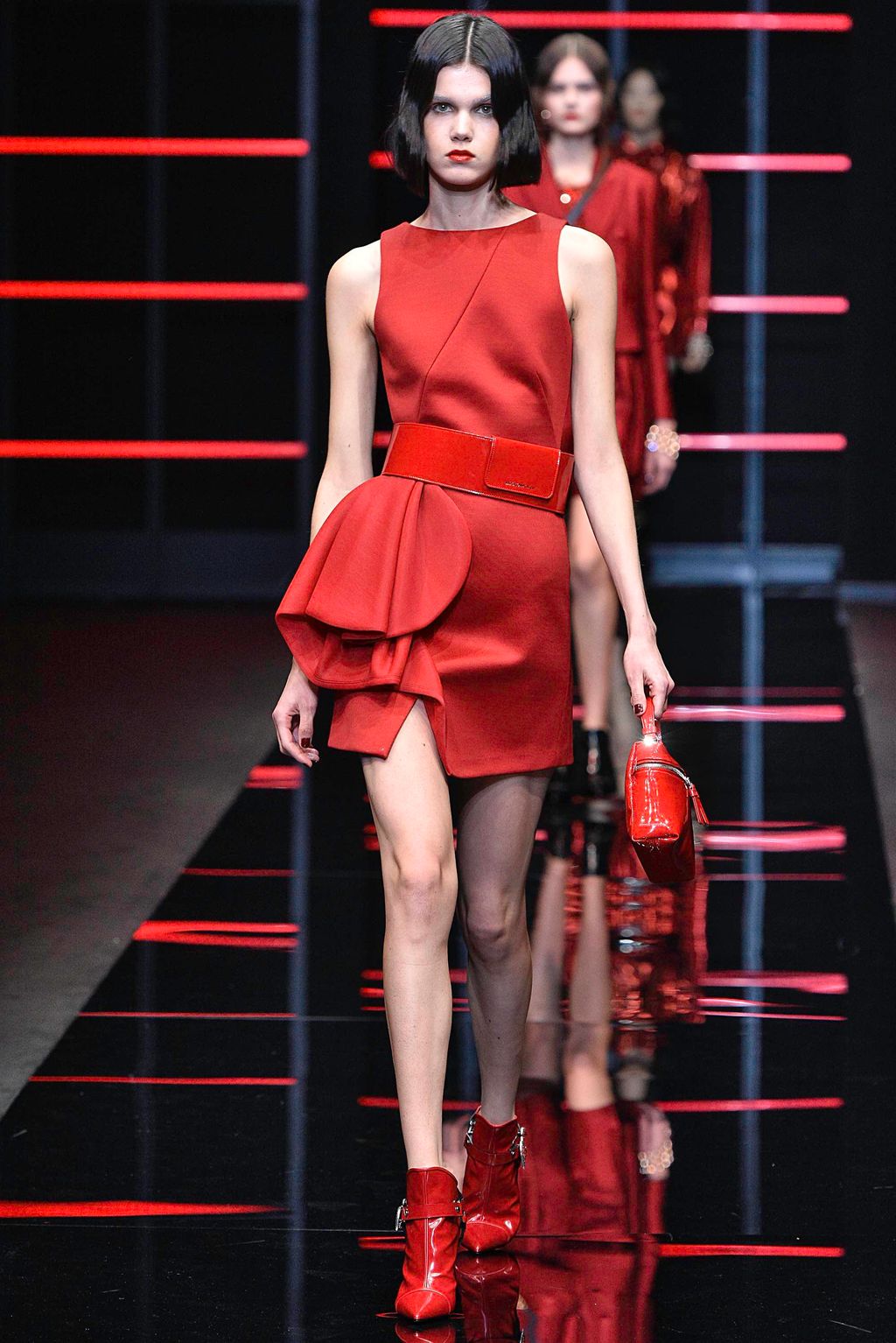 Fashion Week Milan Fall/Winter 2019 look 55 from the Emporio Armani collection 女装