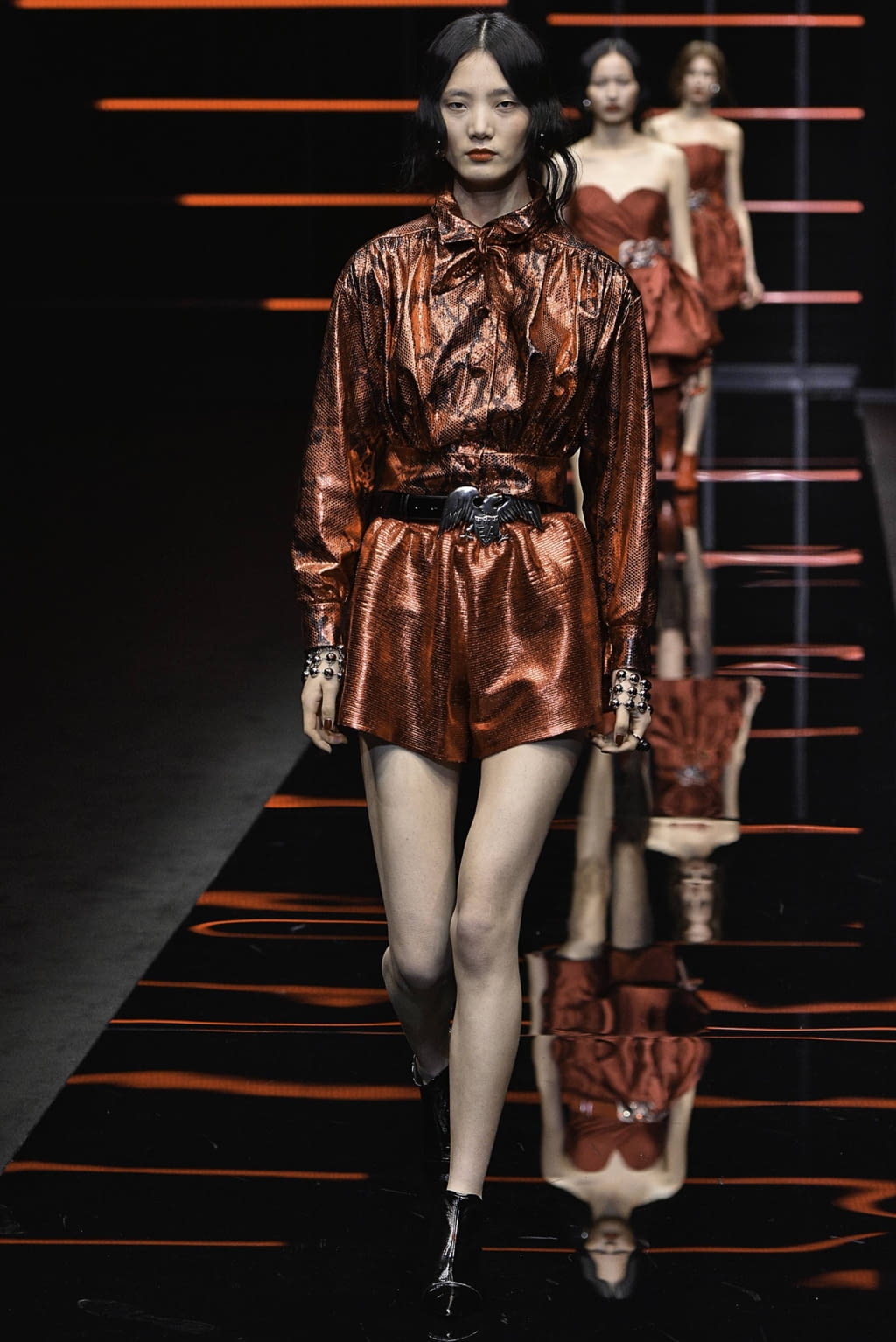 Fashion Week Milan Fall/Winter 2019 look 57 from the Emporio Armani collection 女装