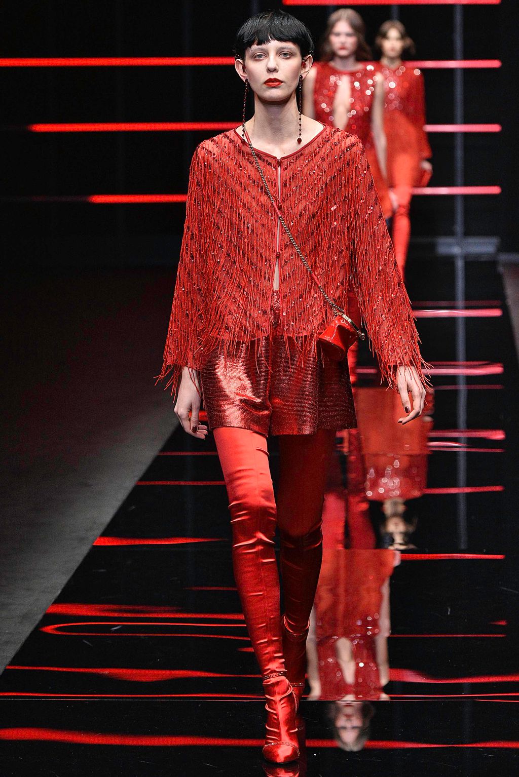 Fashion Week Milan Fall/Winter 2019 look 69 from the Emporio Armani collection 女装