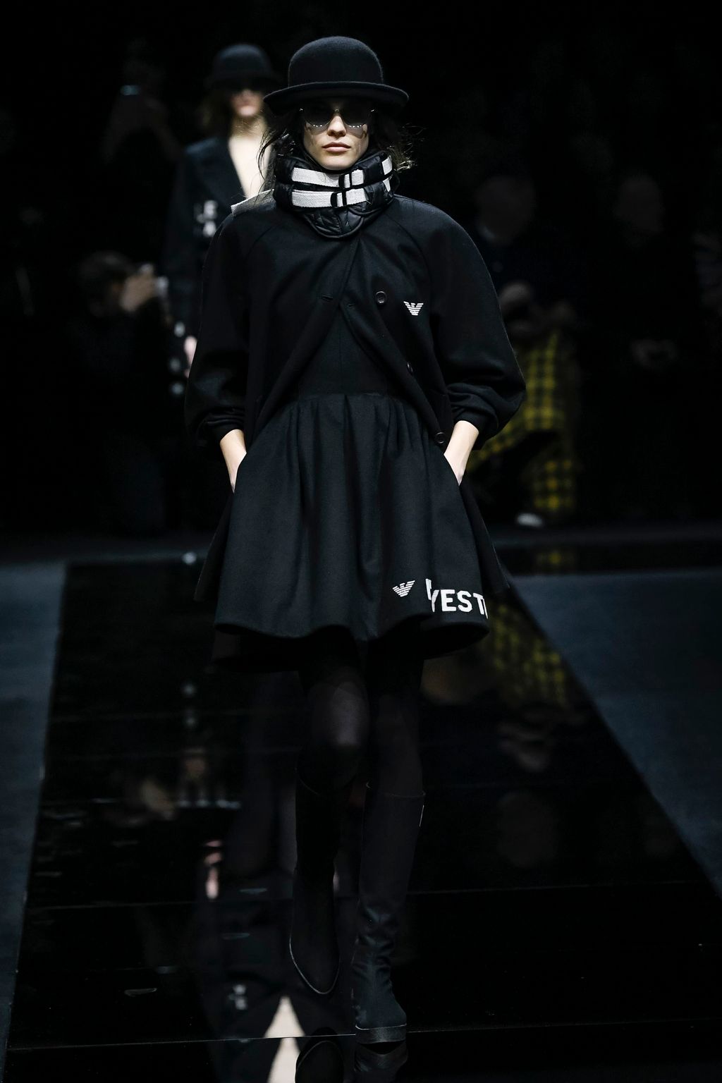Fashion Week Milan Fall/Winter 2020 look 2 from the Emporio Armani collection 女装