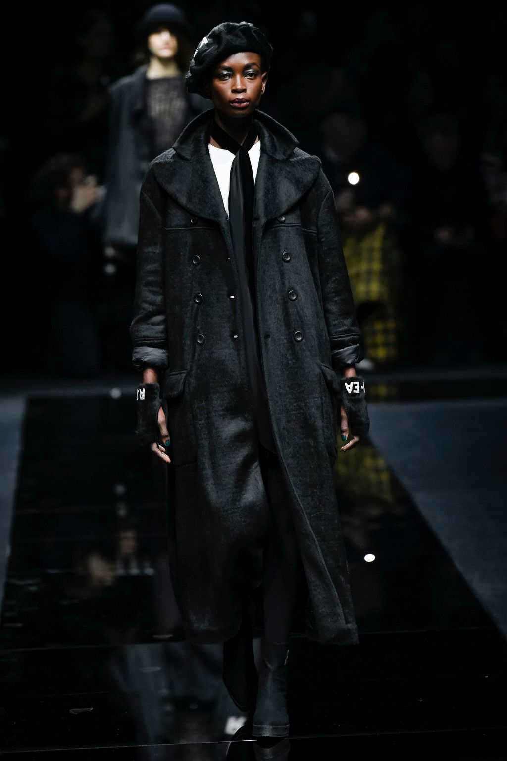 Fashion Week Milan Fall/Winter 2020 look 4 from the Emporio Armani collection womenswear