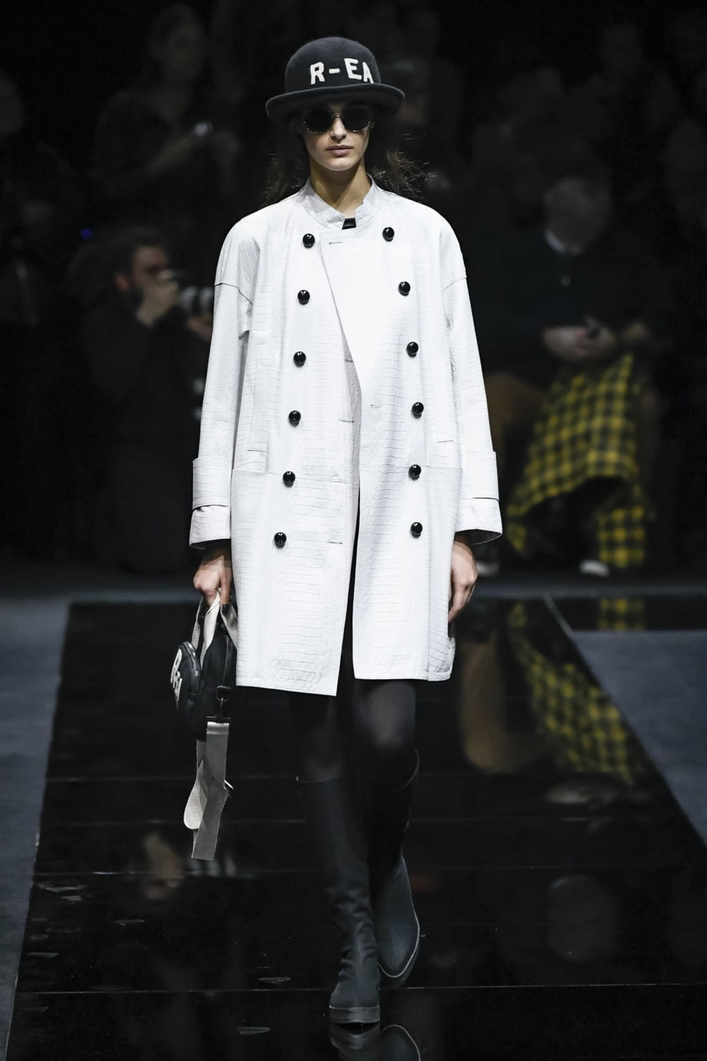 Fashion Week Milan Fall/Winter 2020 look 10 from the Emporio Armani collection 女装
