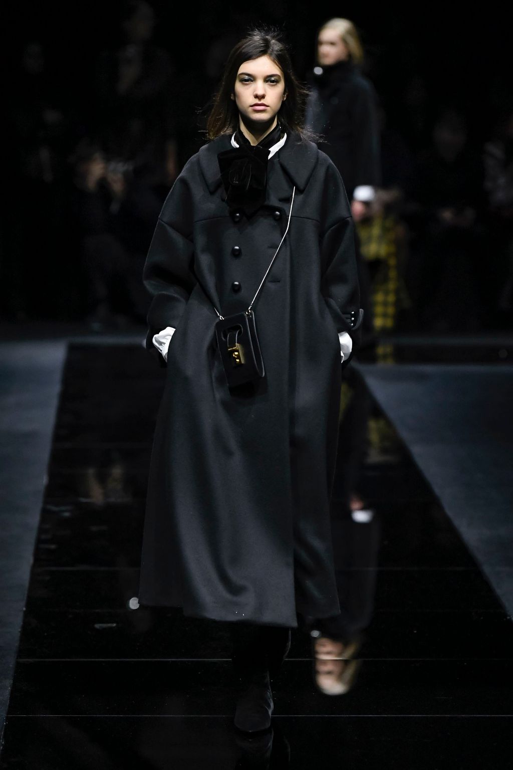 Fashion Week Milan Fall/Winter 2020 look 19 from the Emporio Armani collection womenswear