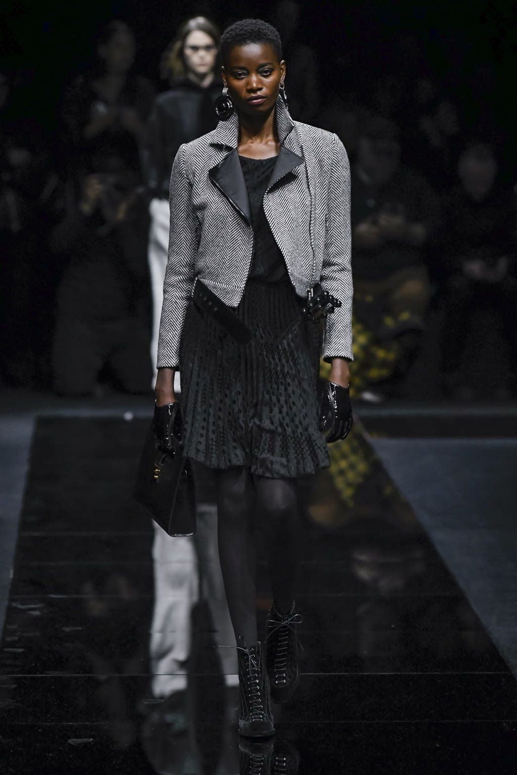 Fashion Week Milan Fall/Winter 2020 look 28 from the Emporio Armani collection womenswear