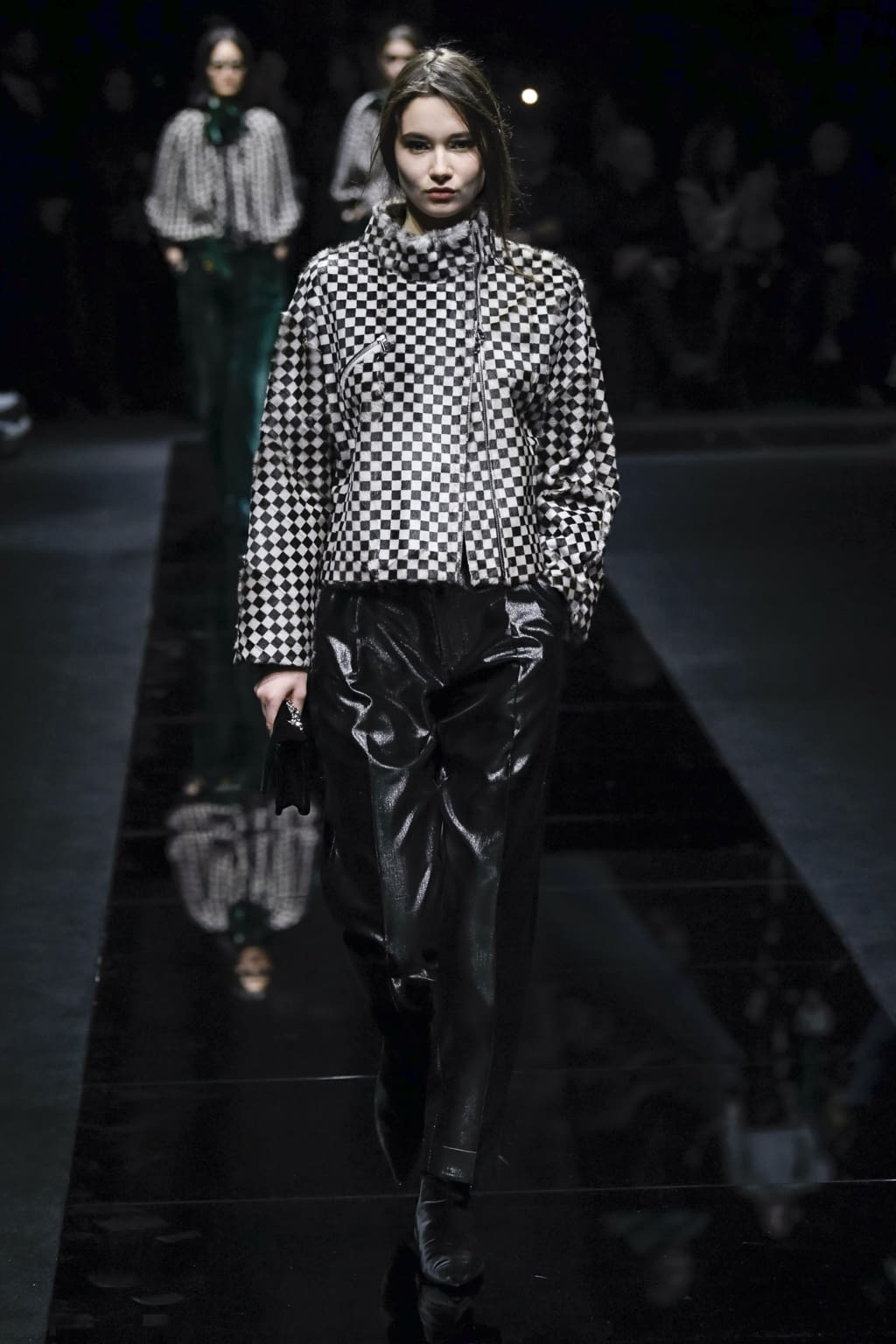 Fashion Week Milan Fall/Winter 2020 look 37 from the Emporio Armani collection 女装