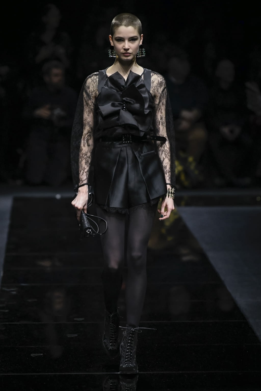 Fashion Week Milan Fall/Winter 2020 look 62 from the Emporio Armani collection 女装