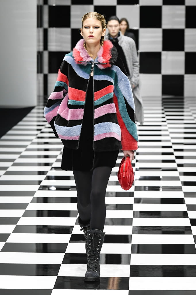Fashion Week Milan Fall/Winter 2022 look 4 from the Emporio Armani collection womenswear