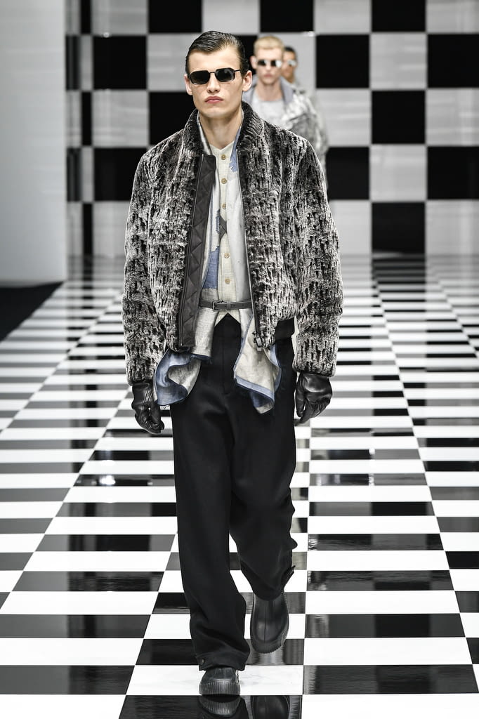 Fashion Week Milan Fall/Winter 2022 look 26 from the Emporio Armani collection womenswear
