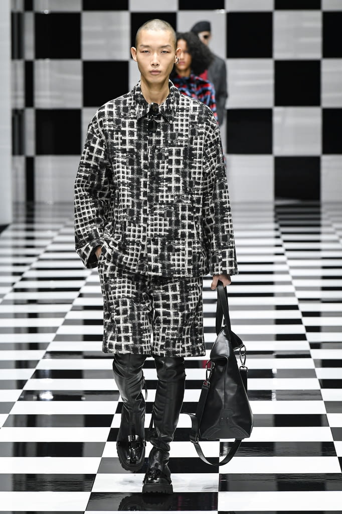 Fashion Week Milan Fall/Winter 2022 look 29 from the Emporio Armani collection womenswear