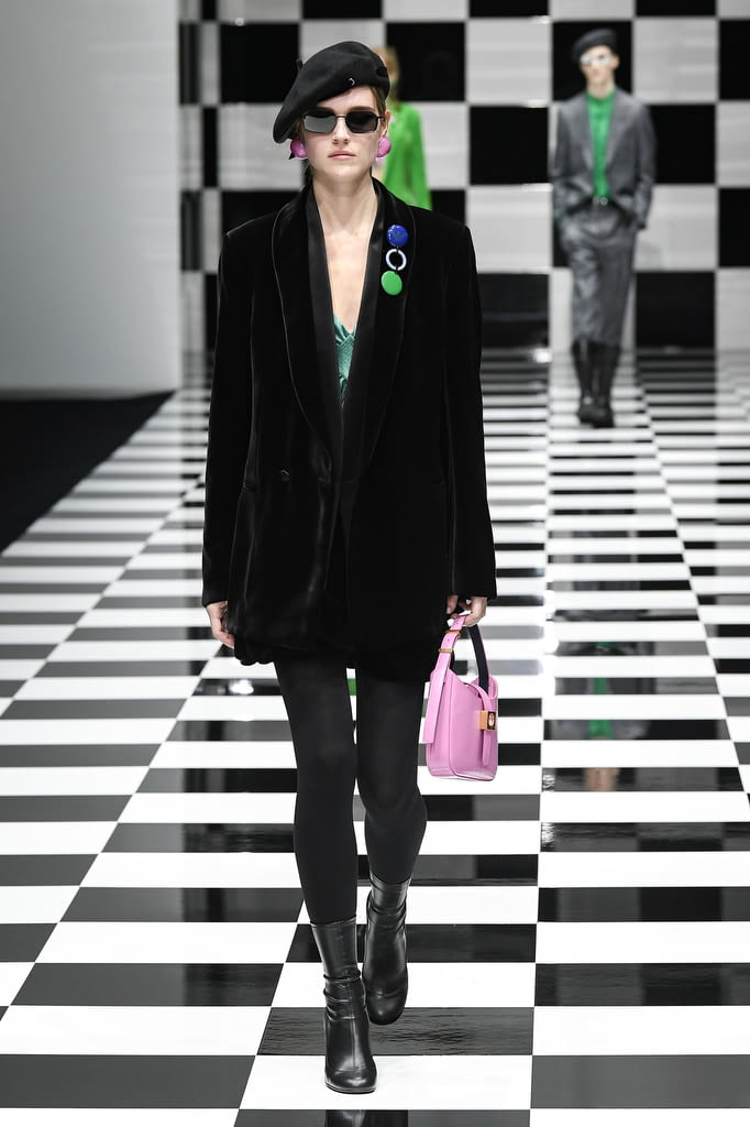 Fashion Week Milan Fall/Winter 2022 look 38 from the Emporio Armani collection womenswear