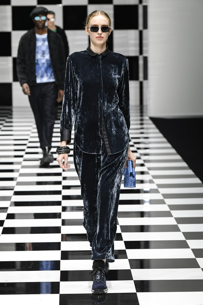Fashion Week Milan Fall/Winter 2022 look 48 from the Emporio Armani collection womenswear