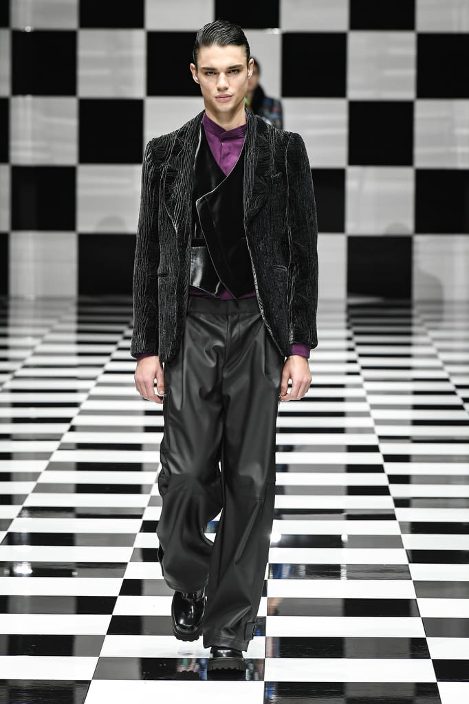 Fashion Week Milan Fall/Winter 2022 look 52 from the Emporio Armani collection womenswear
