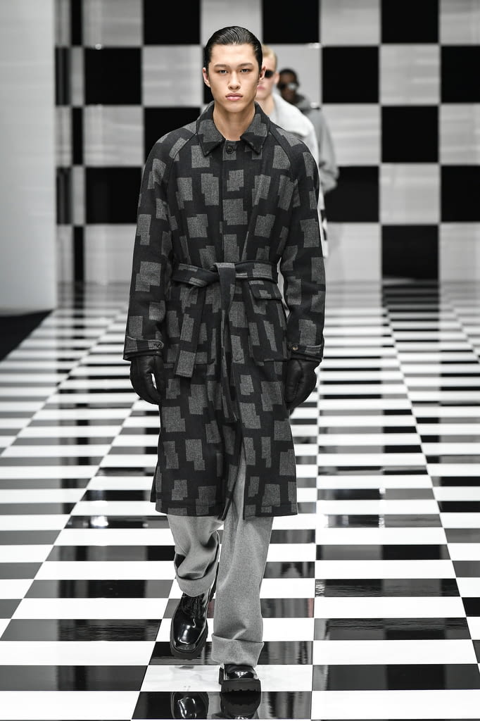 Fashion Week Milan Fall/Winter 2022 look 72 from the Emporio Armani collection 女装