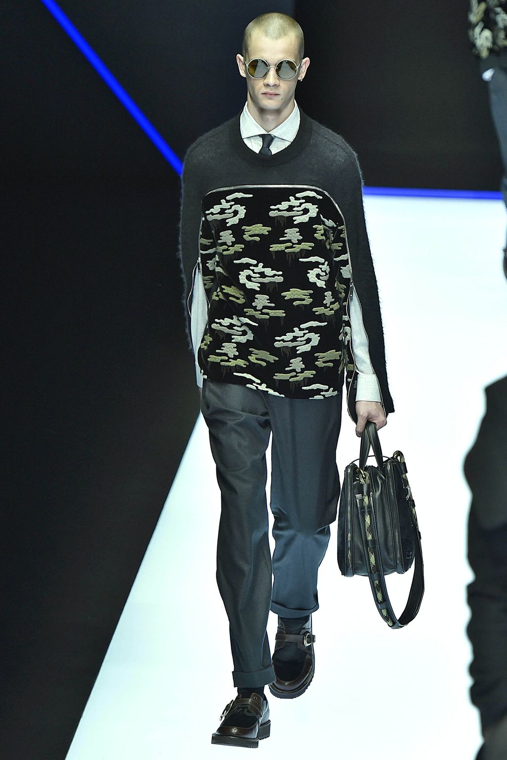 Fashion Week Milan Fall/Winter 2018 look 19 from the Emporio Armani collection menswear