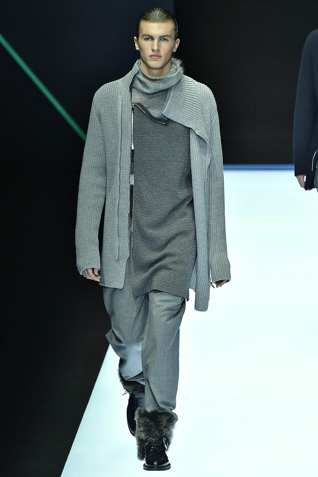Fashion Week Milan Fall/Winter 2018 look 33 from the Emporio Armani collection menswear