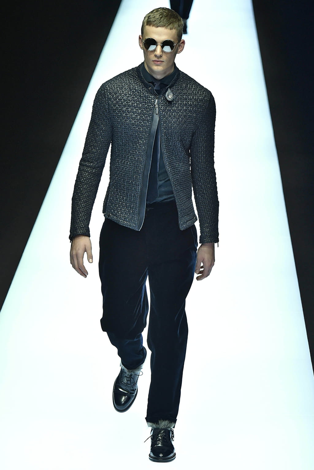 Fashion Week Milan Fall/Winter 2018 look 45 from the Emporio Armani collection menswear