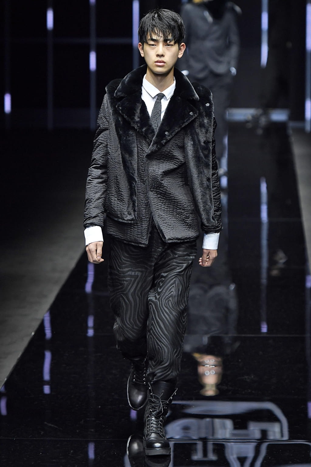 Fashion Week Milan Fall/Winter 2019 look 4 from the Emporio Armani collection 男装