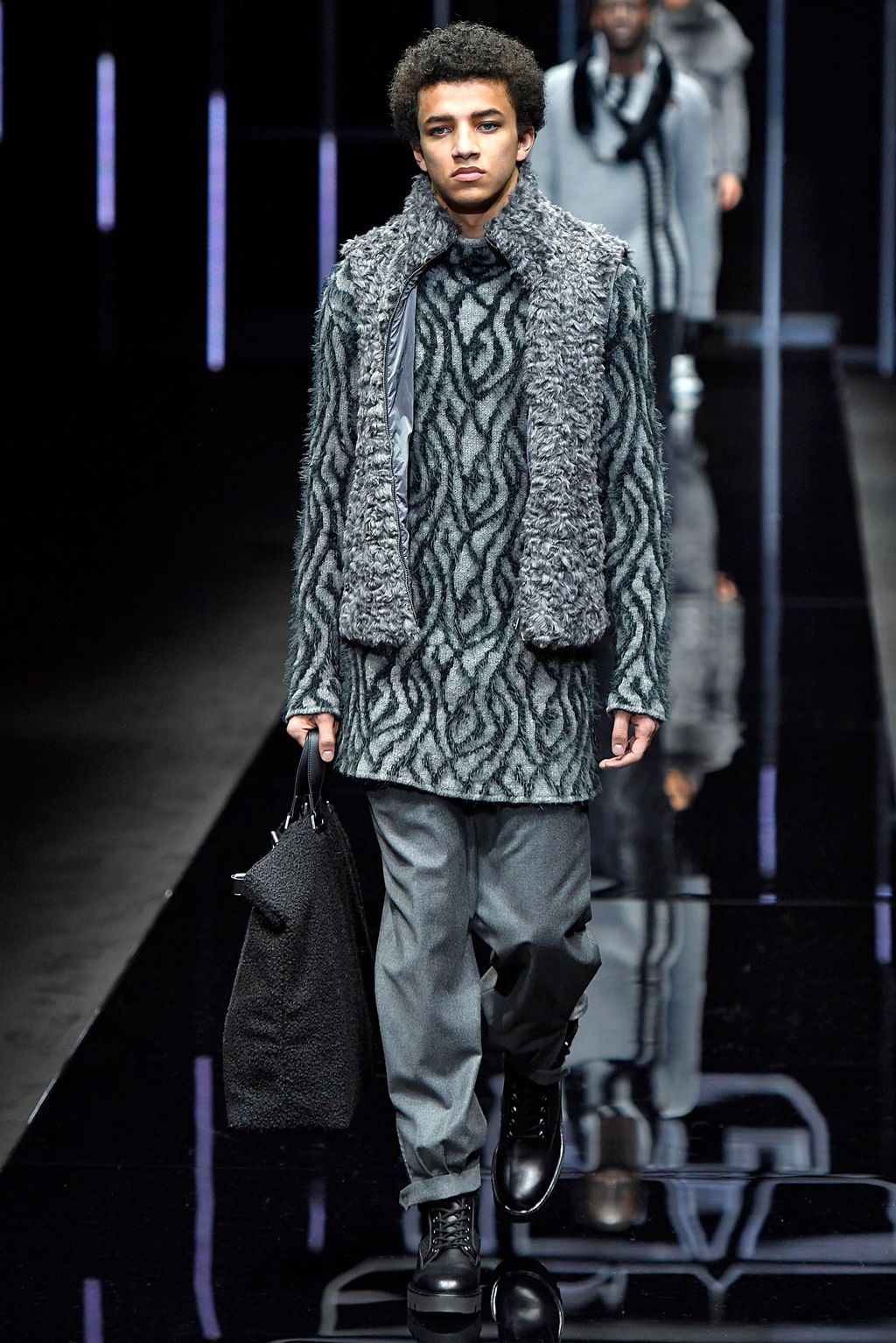 Fashion Week Milan Fall/Winter 2019 look 24 from the Emporio Armani collection menswear
