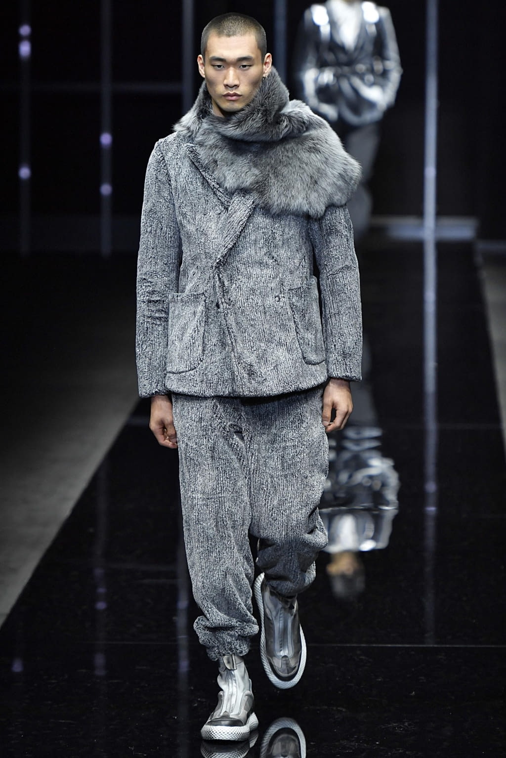 Fashion Week Milan Fall/Winter 2019 look 26 de la collection Emporio Armani menswear