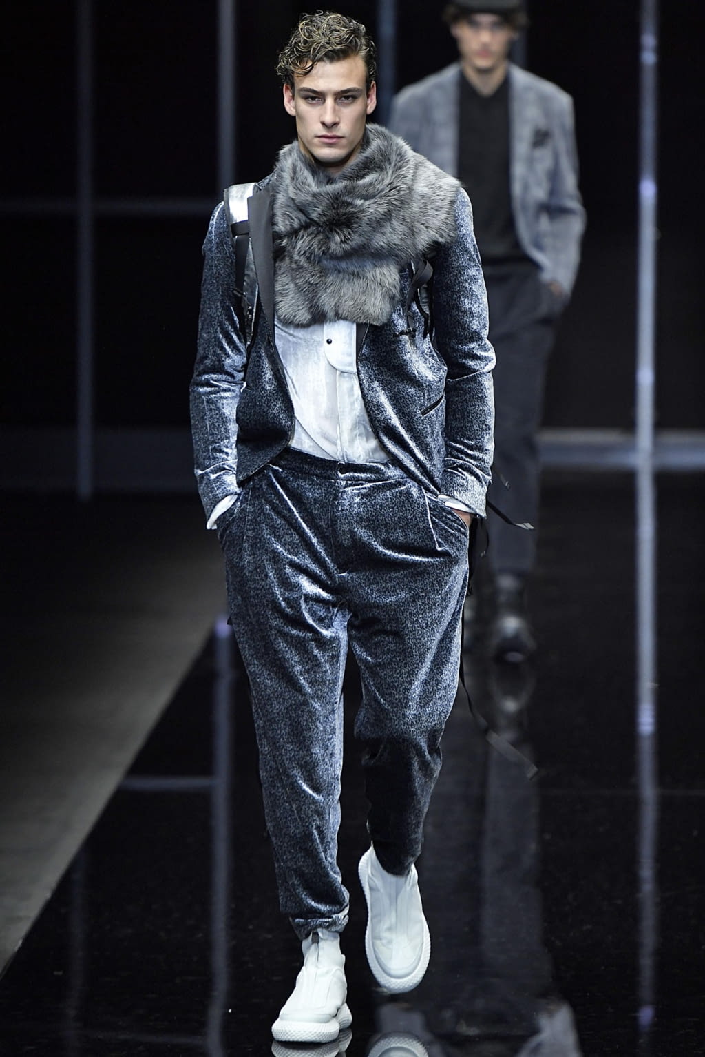 Fashion Week Milan Fall/Winter 2019 look 28 from the Emporio Armani collection menswear