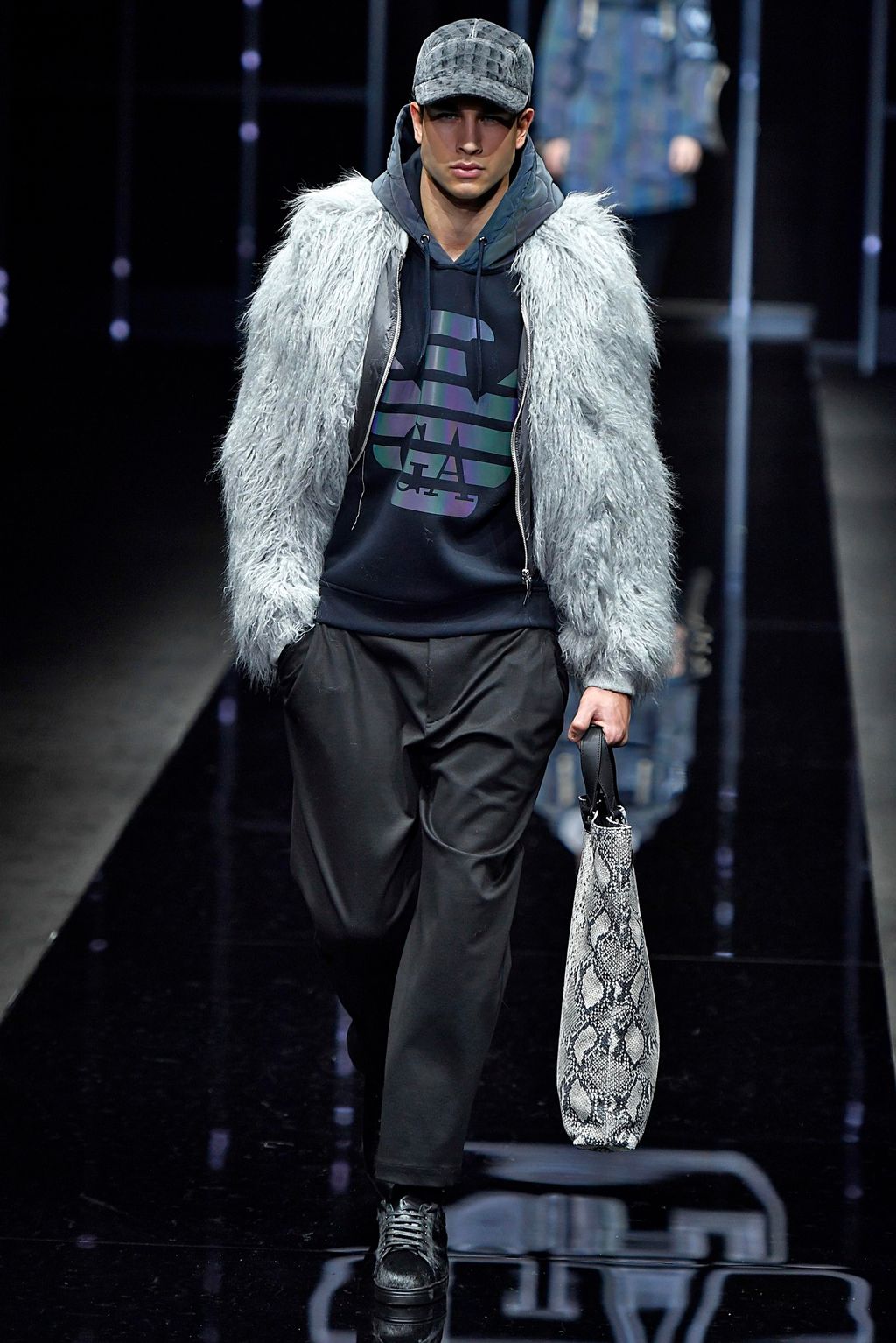 Fashion Week Milan Fall/Winter 2019 look 36 from the Emporio Armani collection menswear