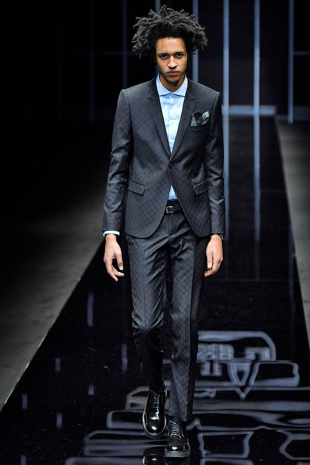 Fashion Week Milan Fall/Winter 2019 look 65 from the Emporio Armani collection 男装