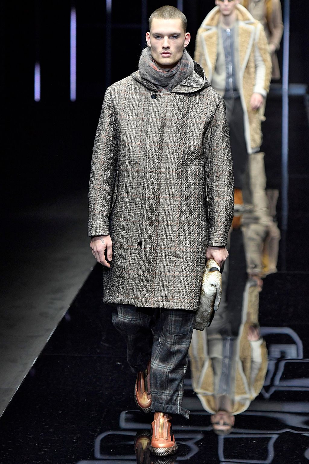Fashion Week Milan Fall/Winter 2019 look 83 from the Emporio Armani collection 男装