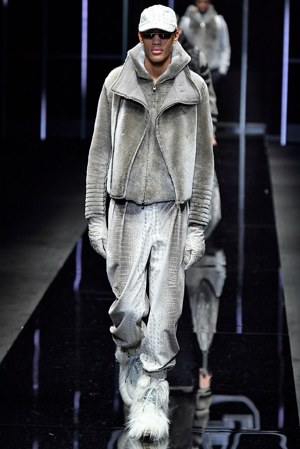 Fashion Week Milan Fall/Winter 2019 look 91 from the Emporio Armani collection 男装