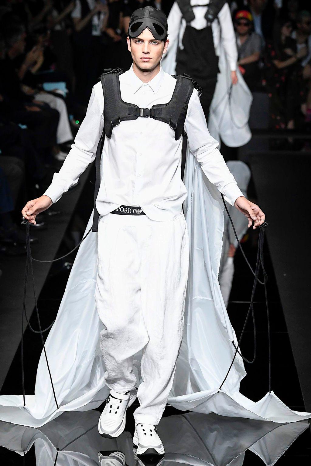 Fashion Week Milan Spring/Summer 2020 look 16 de la collection Emporio Armani menswear