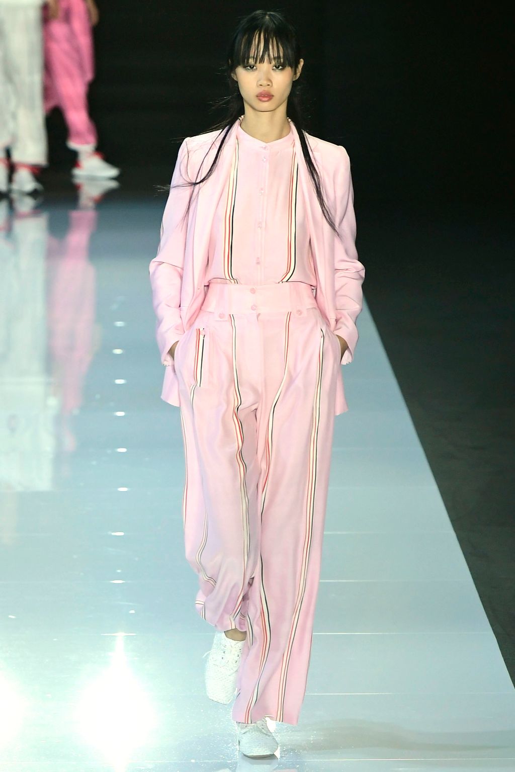 Fashion Week London Spring/Summer 2018 look 52 from the Emporio Armani collection 女装
