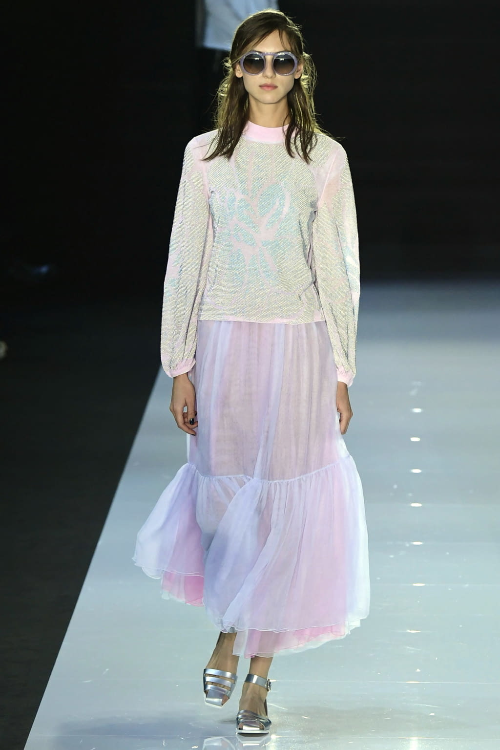 Fashion Week London Spring/Summer 2018 look 67 from the Emporio Armani collection womenswear